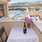 Maria Trogir